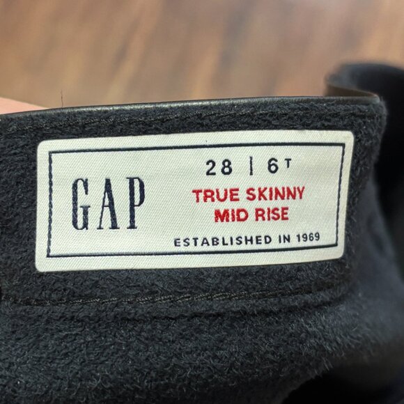 NEW GAP Mid Rise Vegan Leather True Skinny Pants in Black SZ 6 TALL - Picture 6 of 10